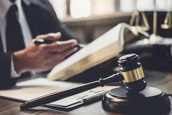 Expert Business and Property Attorney in Miami Legal Services